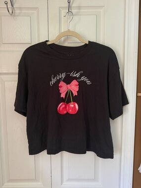 Vinyl Icons Pun Cherry Graphic Tshirt Boxy Semi-Cropped Fit / Size L